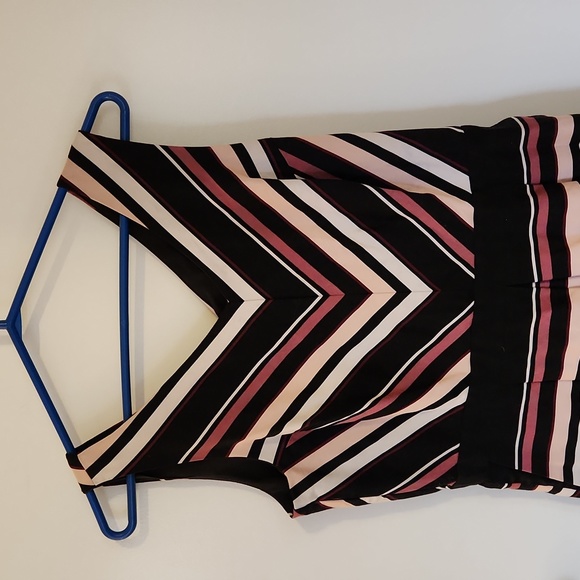 Black and pink striped dress - Picture 2 of 8